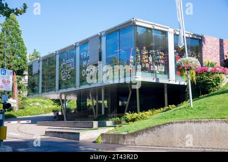 Meran, Italien - 11. August 2023: Blick auf die Gärten von Trauttmansdorff in Meran-Sud Tirol - Italien Stockfoto