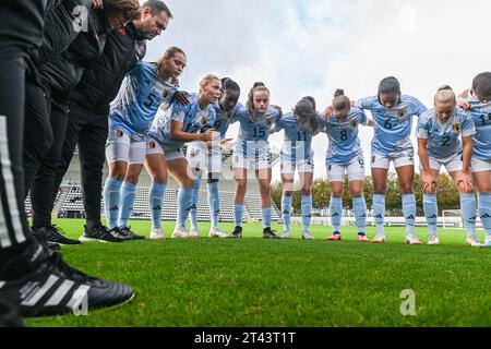 Tubize, Belgien. Oktober 2023. Das Team Belgien wurde vor einem Frauenfußballspiel zwischen den Nationalmannschaften der Niederlande und Belgiens in der U19-Qualifikationsrunde der UEFA-Frauen am zweiten Spieltag in der Gruppe A6 am Samstag, den 28. Oktober 2023, in Tubize, Belgien gezeigt. Quelle: Sportpix/Alamy Live News Stockfoto