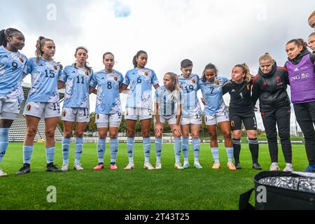 Tubize, Belgien. Oktober 2023. Das Team Belgien wurde vor einem Frauenfußballspiel zwischen den Nationalmannschaften der Niederlande und Belgiens in der U19-Qualifikationsrunde der UEFA-Frauen am zweiten Spieltag in der Gruppe A6 am Samstag, den 28. Oktober 2023, in Tubize, Belgien gezeigt. Quelle: Sportpix/Alamy Live News Stockfoto