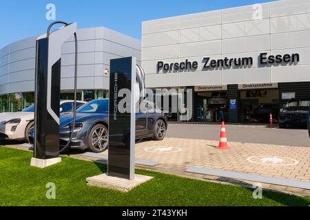 Porsche schreibt im Porsche Center Essen Stockfoto