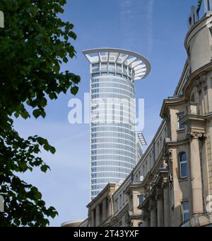 Hochhaus DZ Bank, Mainzer Landstraße, Platz der Republik, Frankfurt, Hessen, Deutschland *** Hochhaus DZ Bank, Mainzer Landstraße, Platz der Republik, Frankfurt, Hessen, Deutschland Credit: Imago/Alamy Live News Stockfoto