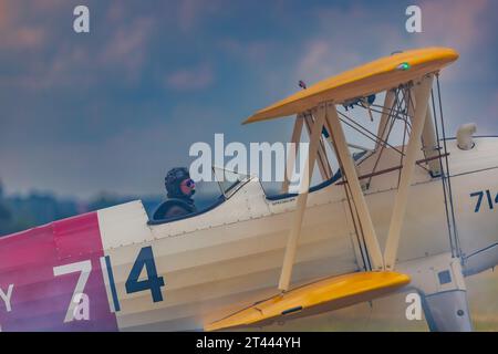 Leszno, Polen - 17. Juni 2023: Antidotum Airshow Leszno 2023 und Show von fliegendem Hubschrauber und Flugzeugen allein und in einer Gruppe Stockfoto