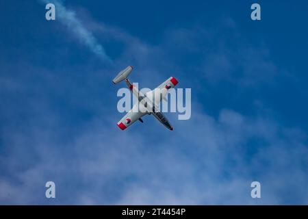 Leszno, Polen - 17. Juni 2023: Antidotum Airshow Leszno 2023 und Show von fliegendem Hubschrauber und Flugzeugen allein und in einer Gruppe Stockfoto