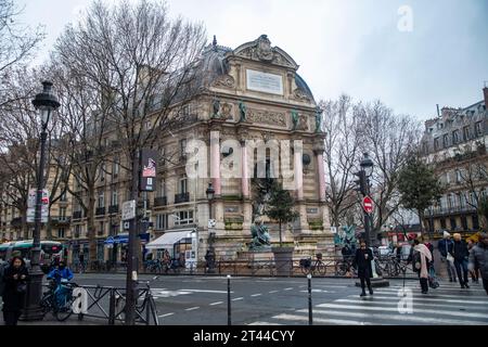 Ein atemberaubendes Stadtbild von Paris, Frankreich, mit seiner ikonischen Architektur und seinem pulsierenden urbanen Charme. Stockfoto