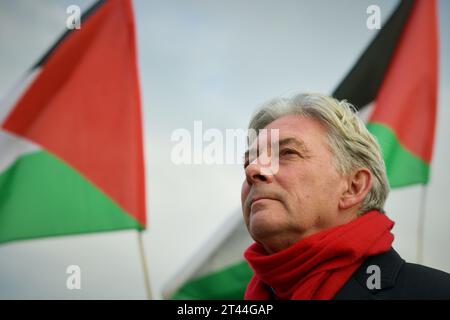 Edinburgh Schottland, Vereinigtes Königreich 28. Oktober 2023. Richard Leonard MSP nimmt an einer Pro-Palästina-Kundgebung im Mound Teil. Credit sst/alamy Live News Stockfoto