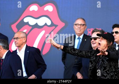 Barcelona, Spanien. Oktober 2023. Mick Jagger ist vor dem Fußballspiel der La Liga zwischen dem FC Barcelona und Real Madrid CF im Lluis Companys Stadium in Barcelona, Spanien, am 28. Oktober 2023 zu sehen. Foto: Siu Wu. Quelle: dpa/Alamy Live News Stockfoto