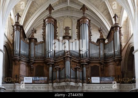 Große Orgel der Primatialkirche St. Andreas in Bordeaux, Frankreich Stockfoto