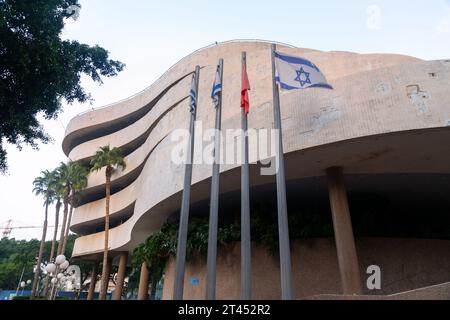 Tel Aviv, Israel - 28. Oktober 2023 - typische Bauhaus-inspirierte Architekturdetails aus Tel Aviv, auch Weiße Stadt genannt. Tel Aviv ist sehr beliebt Stockfoto