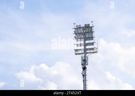 Salerno, Italien. Oktober 2023. Salerno, Italien, 27. Oktober 2023: Stadion Light während des Fußballspiels der UEFA Womens Nations League zwischen Italien und Spanien im Stadio Arechi in Salerno, Italien. (Daniela Porcelli/SPP) Credit: SPP Sport Press Photo. /Alamy Live News Stockfoto