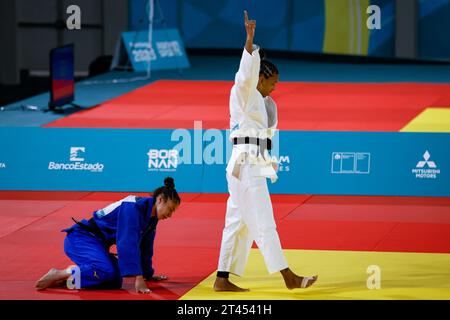 Santiago, Chile. Oktober 2023. Rafaela Silva feiert Gold in Jud? Bis? 57 kg während der Pan American Games in Santiago 2023, die heute Samstagmorgen (28) im Kontaktsportzentrum in Santiago de Chile stattfinden. Kredit: Rodolfo Buhrer/La Imagem/FotoArena/Alamy Live News Stockfoto