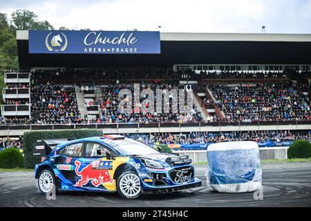 Prag, Deutschland. Oktober 2023. Die Fahrer Pierre-Louis Loubet (Fra) und Veillas Benjamin (Fra) M-Sport Ford WRT, Ford Puma Rally1 Hybrid, während der FIA World Rally Championship WRC Central European Rally, treffen sie auf SSS Circuit in Klatovy, Prag, Tschechische Republik 26 Oktober 2023 Credit: Independent Photo Agency/Alamy Live News Stockfoto