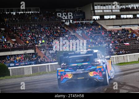 Prag, Deutschland. Oktober 2023. Die Fahrer Pierre-Louis Loubet (Fra) und Veillas Benjamin (Fra) M-Sport Ford WRT, Ford Puma Rally1 Hybrid, während der FIA World Rally Championship WRC Central European Rally, treffen sie auf SSS Circuit in Klatovy, Prag, Tschechische Republik 26 Oktober 2023 Credit: Independent Photo Agency/Alamy Live News Stockfoto