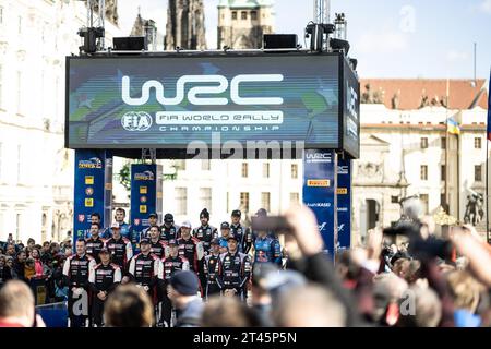 Prag, Deutschland. Oktober 2023. Während der FIA World Rally Championship WRC Central European Rally, Family Photo they Face Ceremonial Start, Prag, Tschechische Republik 26 Oktober 2023 Credit: Independent Photo Agency/Alamy Live News Stockfoto