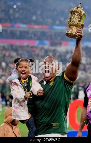 Saint Denis, Frankreich. Oktober 2023. Julien Mattia/Le Pictorium - Südafrika - Neuseeland Rugby-Weltmeisterschaft - 29/10/2023 - Frankreich/seine-Saint-Denis/Saint-Denis - Feier der Südafrikaner nach ihrem Sieg im Finale der Rugby-Weltmeisterschaft gegen Neuseeland am 28. September 2023 im Stade de France. Quelle: LE PICTORIUM/Alamy Live News Stockfoto