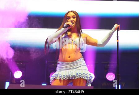 Am 28. Oktober 2023 tritt Flo auf der Kiss Haunted House Party in der M&S Arena in Liverpool, Großbritannien auf. Foto: David Bronstein/Alamy Live News Stockfoto