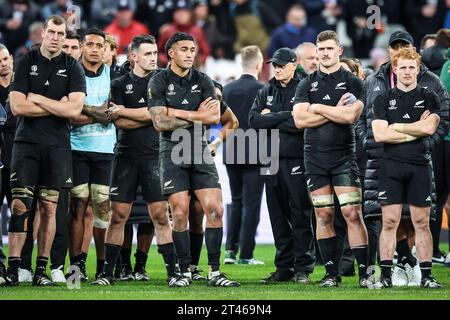 Saint-Denis, Frankreich, Frankreich. Oktober 2023. Neuseeländische Spieler sehen während der Weltmeisterschaft 2023, dem Endspiel zwischen Neuseeland und Südafrika, am 28. Oktober 2023 in Saint-Denis bei Paris, niedergeschlagen aus. (Kreditbild: © Matthieu Mirville/ZUMA Press Wire) NUR REDAKTIONELLE VERWENDUNG! Nicht für kommerzielle ZWECKE! Stockfoto