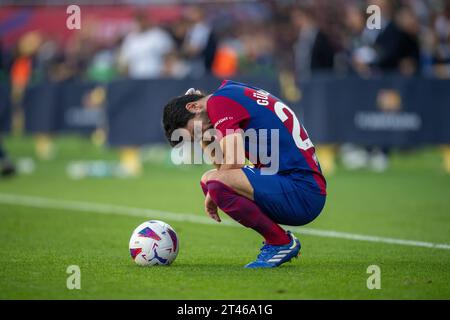 Barcelona, Spanien. Oktober 2023. Ilkay Gundogan vom FC Barcelona reagiert nach einem Fußballspiel der La Liga zwischen dem FC Barcelona und Real Madrid am 28. Oktober 2023 in Barcelona. Quelle: Joan Gosa/Xinhua/Alamy Live News Stockfoto