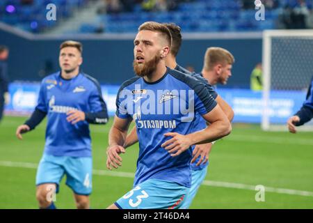 Sankt Petersburg, Russland. Oktober 2023. Iwan Sergeev (33) von Zenit, der während des russischen Premier League-Fußballspiels zwischen Zenit Sankt Petersburg und Achmat Grosny in der Gazprom Arena zu sehen war. Endpunktzahl: Zenit 2:1 Akhmat Grosny. Quelle: SOPA Images Limited/Alamy Live News Stockfoto