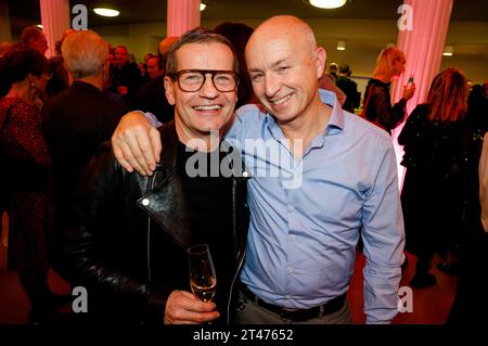 Christoph Marti und Tobias Bonn bei der Premiere des Musicals Chicago in der Komischen Oper im Schillertheater. Berlin, 28.10.2023 *** Christoph Marti und Tobias Bonn bei der Uraufführung des Musicals Chicago an der Komischen Oper im Schillertheater Berlin, 28 10 2023 Foto:XB.xDummerx/xFuturexImagex chicago 3153 Credit: Imago/Alamy Live News Stockfoto