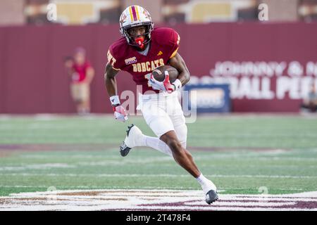 San Marcos, TX, USA. Oktober 2023. Der Texas State Bobcats Wide Receiver Ashtyn Hawkins (1) läuft für einen Touchdown während eines Spiels zwischen den Troy Trojans und den Texas State Bobcats in San Marcos, Texas. Trask Smith/CSM/Alamy Live News Stockfoto