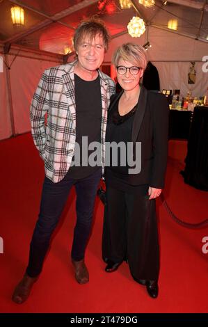 Peter Freudenthaler und Andrea Ballschuh bei der 15. Hope Gala 2023 im Schauspielhaus. Dresden, 28.10.2023 *** Peter Freudenthaler und Andrea Ballschuh bei der 15 Hope Gala 2023 im Schauspielhaus Dresden, 28 10 2023 Foto:XF.xKernx/xFuturexImagex Hope 3031 Credit: Imago/Alamy Live News Stockfoto