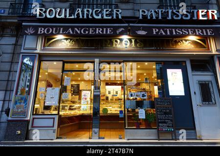 Die Vintage-Bäckerei und Konditorei befindet sich im 12. Bezirk von Paris in der Nähe des Bahnhofs Gare de Lyon, Paris. Frankreich. Stockfoto