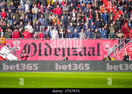 Enschede, Niederlande. Oktober 2023. ENSCHEDE, NIEDERLANDE - 29. OKTOBER: bet365 werbetafeln während des niederländischen Eredivisie-Spiels zwischen dem FC Twente und Feyenoord in de Grolsch Veste am 29. Oktober 2023 in Enschede, Niederlande (Foto: Rene Nijhuis/Orange Pictures) Credit: Orange Pics BV/Alamy Live News Stockfoto