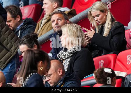 Enschede, Niederlande. Oktober 2023. Enschede - Maurice Steijn während des Spiels zwischen dem FC Twente gegen Feyenoord am 29. Oktober 2023 in de Grolsch Veste in Enschede, Niederlande. Credit: Box to Box Pictures/Alamy Live News Stockfoto