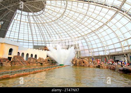 TIANJIN - 17. MAI: Indoor-Landschaftsarchitektur, Happy Valley, am 17. Mai 2014, Tianjin, China. Stockfoto