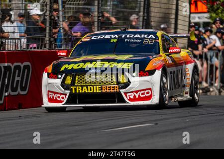 Gold Coast, Australien. 29. Oktober 2023. Declan Fraser von Tickford Racing kam während des 26. Rennens beim Boost Mobile Gold Goast 500 in die Repco Corner. Quelle: James Forrester/Alamy Live News Stockfoto