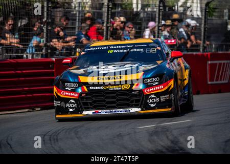 Gold Coast, Australien. 29. Oktober 2023. Mark „Frosty“ Winterbottom von Team 18 wurde während des 26. Rennens beim Boost Mobile Gold Goast 500 zum Repco Corner. Quelle: James Forrester/Alamy Live News Stockfoto