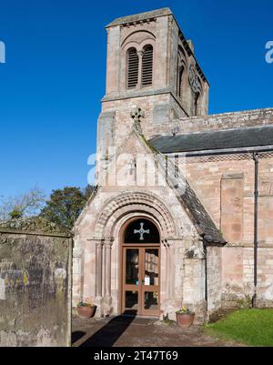 St Cuthbert's Church eine anglikanische Pfarrkirche in Norham, Berwick-upon-Tweed, Northumberland, England, Großbritannien Stockfoto