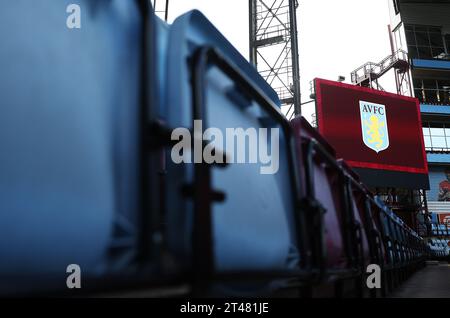 Birmingham, Großbritannien. Oktober 2023. Allgemeiner Blick auf das Stadion vor dem Premier League-Spiel im Villa Park, Birmingham. Der Bildnachweis sollte lauten: Cameron Smith/Sportimage Credit: Sportimage Ltd/Alamy Live News Stockfoto