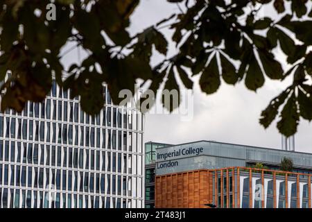 Schild Imperial College London, White City, Shepperd's Bush, London, England, UK Stockfoto