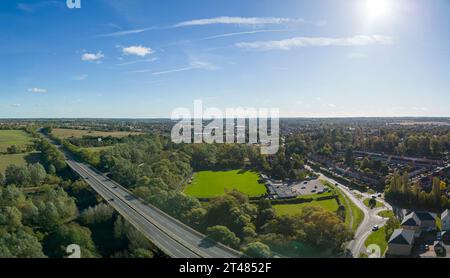 Eine Luftaufnahme von Greens Meadow, dem Heimstadion des Stowmarket Town Football Club in Suffolk, Großbritannien Stockfoto