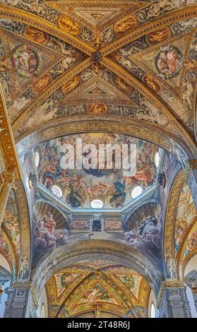 Parma, Italien - 11. Februar 2020: Detail der Kirchenschiffdecke der Kathedrale Santa Maria Assunta Stockfoto