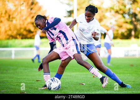 London, Großbritannien. Oktober 2023. London, England, 29. Oktober 2023: Angel Reid (7 Dulwich Hamlet) in Aktion während des London and South East Regional Womens Premier League Spiels zwischen Enfield Town und Dulwich Hamlet im Queen Elizabeth II Stadium in London. (Liam Asman/SPP) Credit: SPP Sport Press Photo. /Alamy Live News Stockfoto