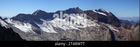 Blick auf die Zillertaler Alpen. Hoher Weißzint, Hochfeiler (Gran Pilastro). Schlegeiskees Gletscher. Tirol. Österreichische Alpen. Europa. Stockfoto