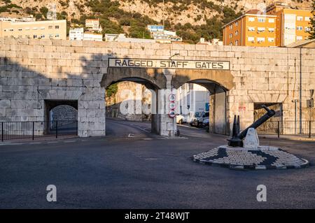 Zerlumpten Personal Gates Gibraltar Stockfoto