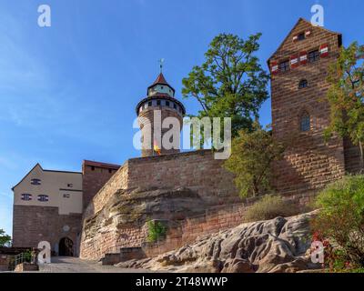 Sinwell-Turm und Burgkapelle der Kaiserburg, Nürnberg, Mittelfranken, Bayern, Deutschland, Europa Stockfoto