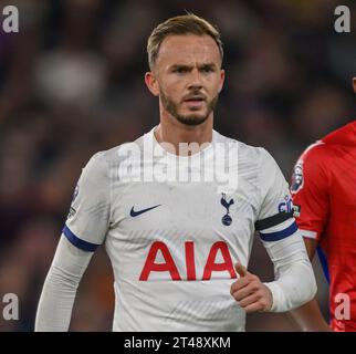 London, Großbritannien. Oktober 2023 - Crystal Palace gegen Tottenham Hotspur - Premier League - Selhurst Park. Tottenhams James Maddison in Aktion. Bildnachweis: Mark Pain / Alamy Live News Stockfoto