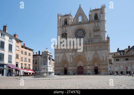 Frankreich, Lyon, 26. Juli 2019. Die Kathedrale von Lyon, eine atemberaubende römisch-katholische Kirche im Zentrum von Lyon, die dem Heiligen Johannes dem Täufer gewidmet ist. Stockfoto