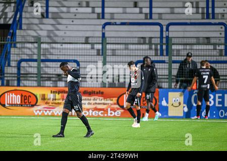 Mamadou Kone (20) von KMSK Deinze nach einem Fußballspiel zwischen SL16 FC und KMSK Deinze am 10. Spieltag der Challenger Pro League 2023-2024 am Sonntag, 29. Oktober 2023 in Vise/Wezet, Belgien. Quelle: Sportpix/Alamy Live News Stockfoto