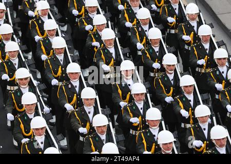 Ankara, Türkei. Oktober 2023. Während der Militärparade werden türkische Soldaten gesehen. Anlässlich des 100. Jahrestages der Gründung der Republik Türkei fand eine Militärparade vom K?z?Lay Platz in Ankara zur Ersten Großen Nationalversammlung der Türkei (TBMM) statt. Quelle: SOPA Images Limited/Alamy Live News Stockfoto