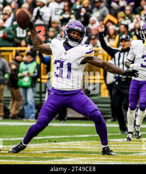 Green Bay, Usa. Oktober 2023. Minnesota Vikings Running Back Cam Akers reagiert, nachdem sie einen Touchdown während des NFL-Spiels zwischen den Minnesota Vikings und den Green Bay Packers im Lambeau Field am Sonntag, den 29. Oktober 2023 erzielt hat, Foto: Tannen Maury/UPI Credit: UPI/Alamy Live News Stockfoto