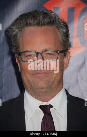 Los Angeles, USA. August 2015. Matthew Perry 08/10/2015 CBS, The CW and Showtime 2015 TCA Party im Pacific Design Center in West Hollywood, CA Foto von Izumi Hasegawa/HNW/ PictureLux Credit: PictureLux/The Hollywood Archive/Alamy Live News Stockfoto