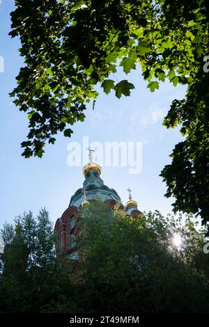 Uspenski Cathedral – die griechisch-orthodoxe oder östlich-orthodoxe Kathedrale – im Sommer im Zentrum von Helsinki, Finnland. Foto: Rob Watkins Stockfoto