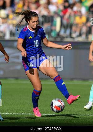Burswood, Australien. Oktober 2023. Chandler Blue McDaniel von der philippinischen Frauenfußballmannschaft wird 2024 während des Spiels der AFC Women's Soccer Olympic Qualifying Round 2 Group A zwischen den Philippinen und Australien im Perth Stadium in Burswood, WA Australien, in Aktion gesehen. Endpunktzahl Philippinen 0:8 Australia.seen im Einsatz beim AFC Olympischen Qualifikationsspiel der Frauen Runde 2 Gruppe A 2024 zwischen den Philippinen und Australien im Optus Stadium. Endpunktzahl: Philippinen 0:8 Australien. Quelle: SOPA Images Limited/Alamy Live News Stockfoto