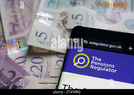 Das Logo der Pensionsregulierungsbehörde, das auf ihrer Website auf dem Smartphone zu sehen ist. TPR ist eine öffentliche Einrichtung, die die Rentensysteme im Vereinigten Königreich regelt. Stafford, Vereinigte Staaten Stockfoto