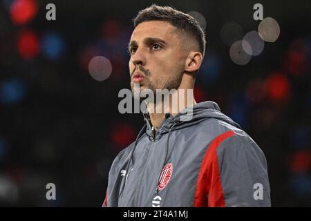 PARIS, FRANKREICH - 25. OKTOBER: Rade Krunic vom AC Milan während des UEFA Champions League-Spiels zwischen Paris Saint-Germain und AC Milan im Parc des Prince Stockfoto